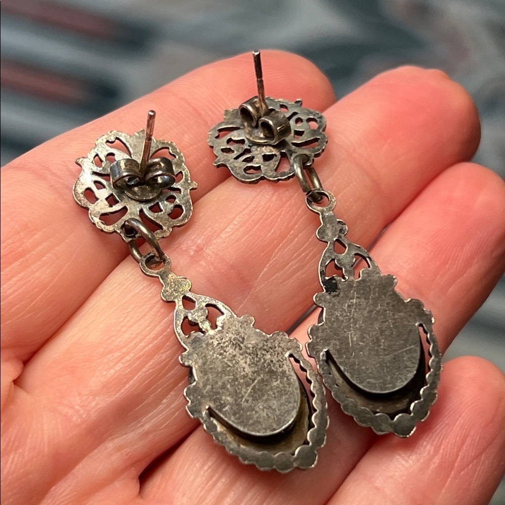 VTG Ornate Silver Plated Delft Blue White Porcelain Windmill Dangle Earrings - Picture 6 of 7
